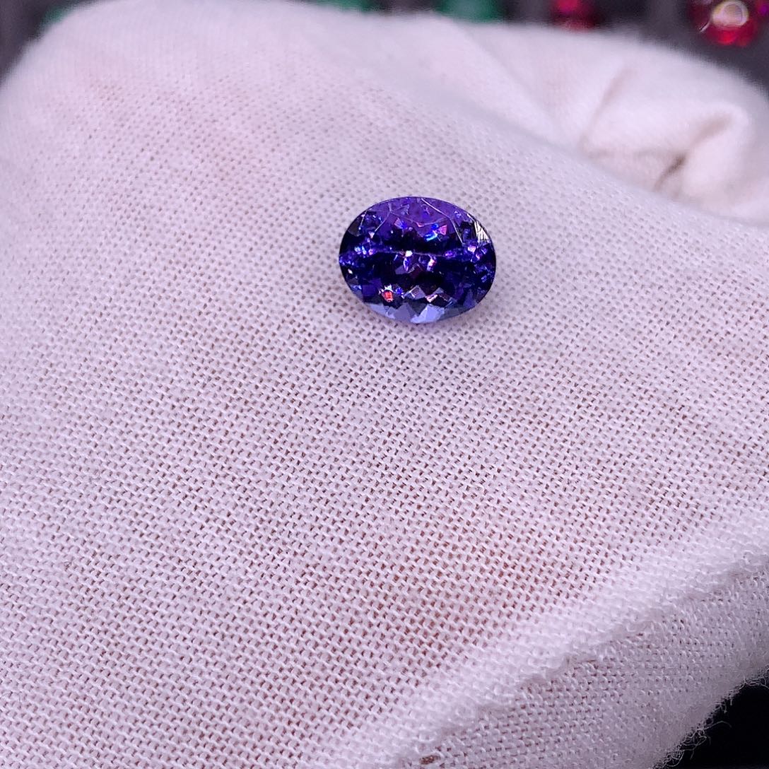 未镶嵌珠宝半成品坦桑石998489666556