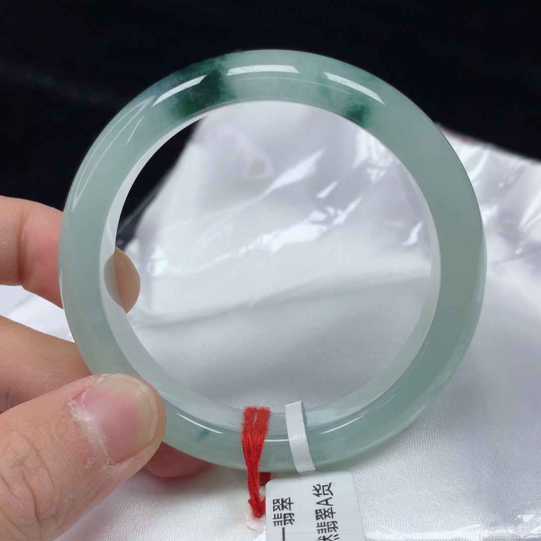 翡翠手镯（圆镯）未镶嵌55.2
