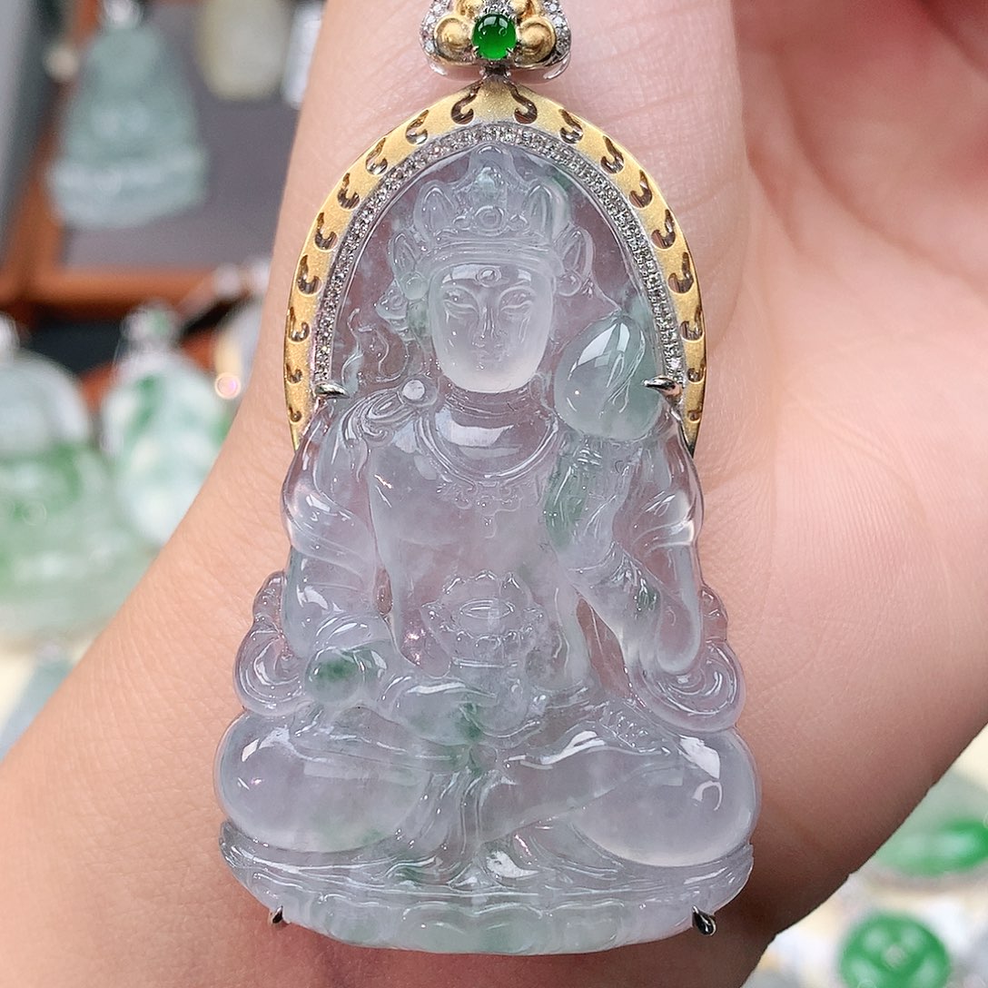 颈饰18K金镶嵌翡翠观音