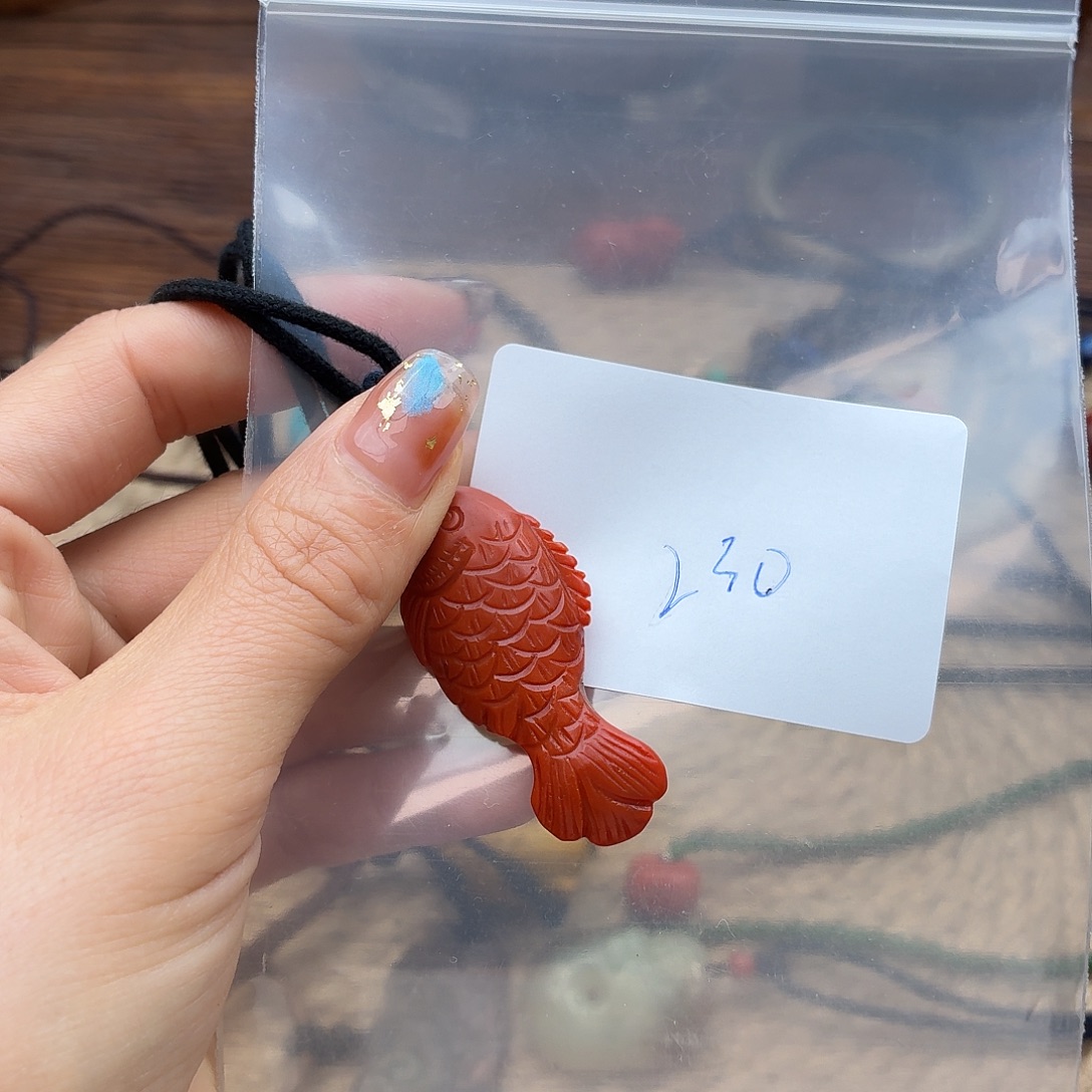 逸***然南红玛瑙未镶嵌颈饰