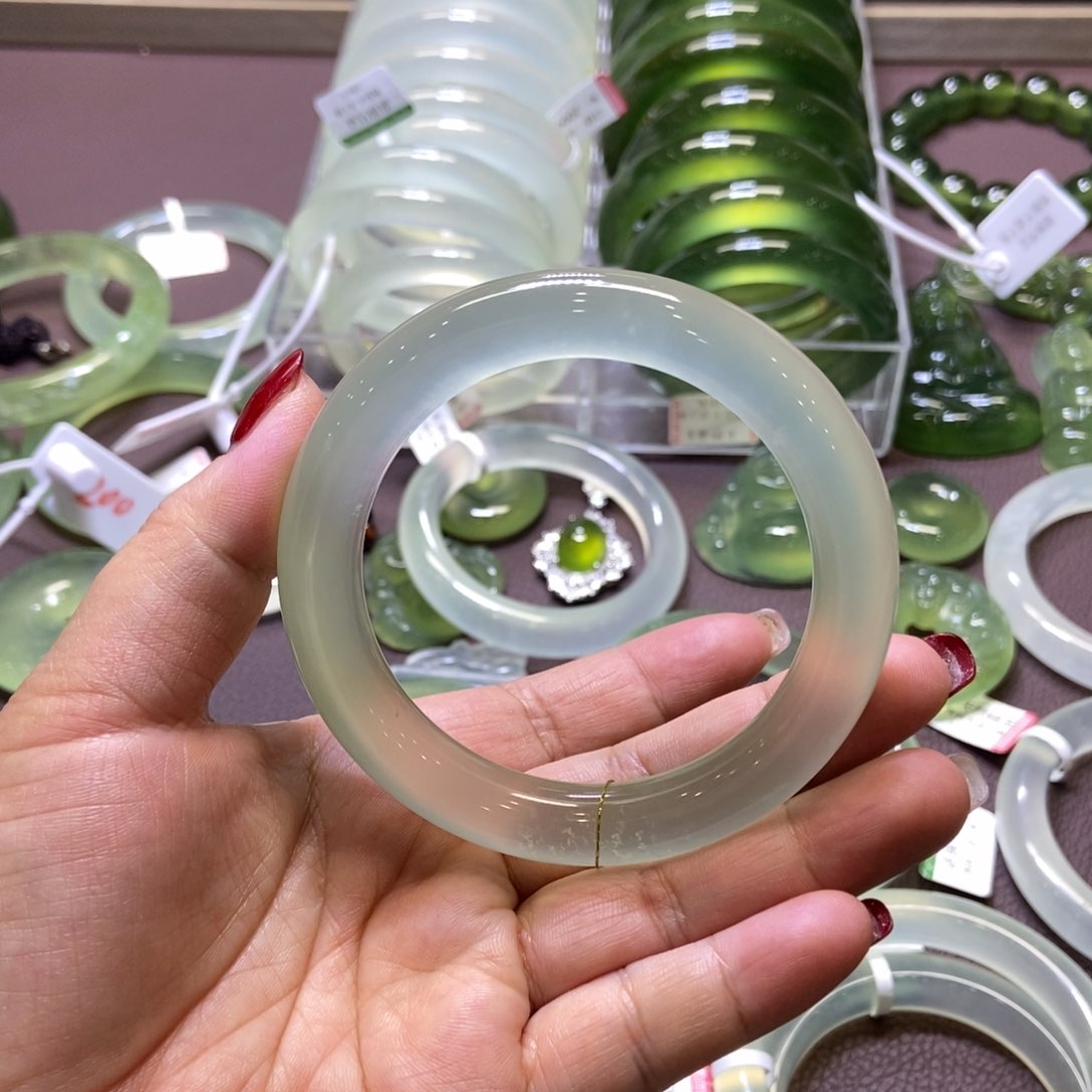 蛇纹石玉手镯56未镶嵌