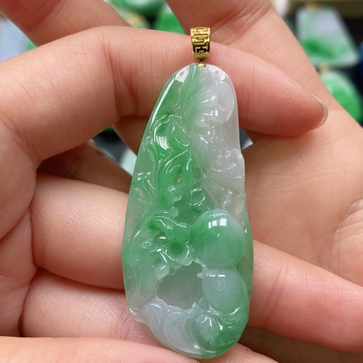 翡翠颈饰未镶嵌吊坠