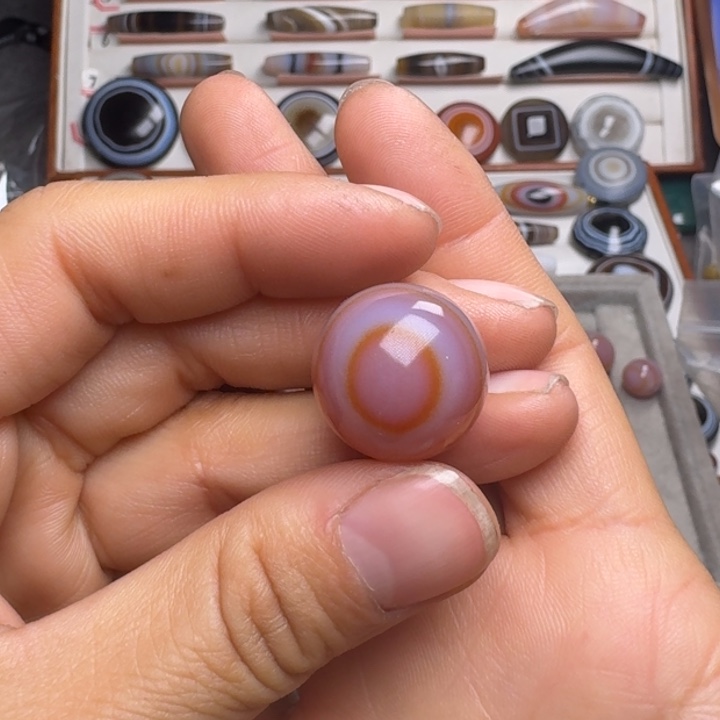 玛瑙/玉髓颈饰未镶嵌梓**作