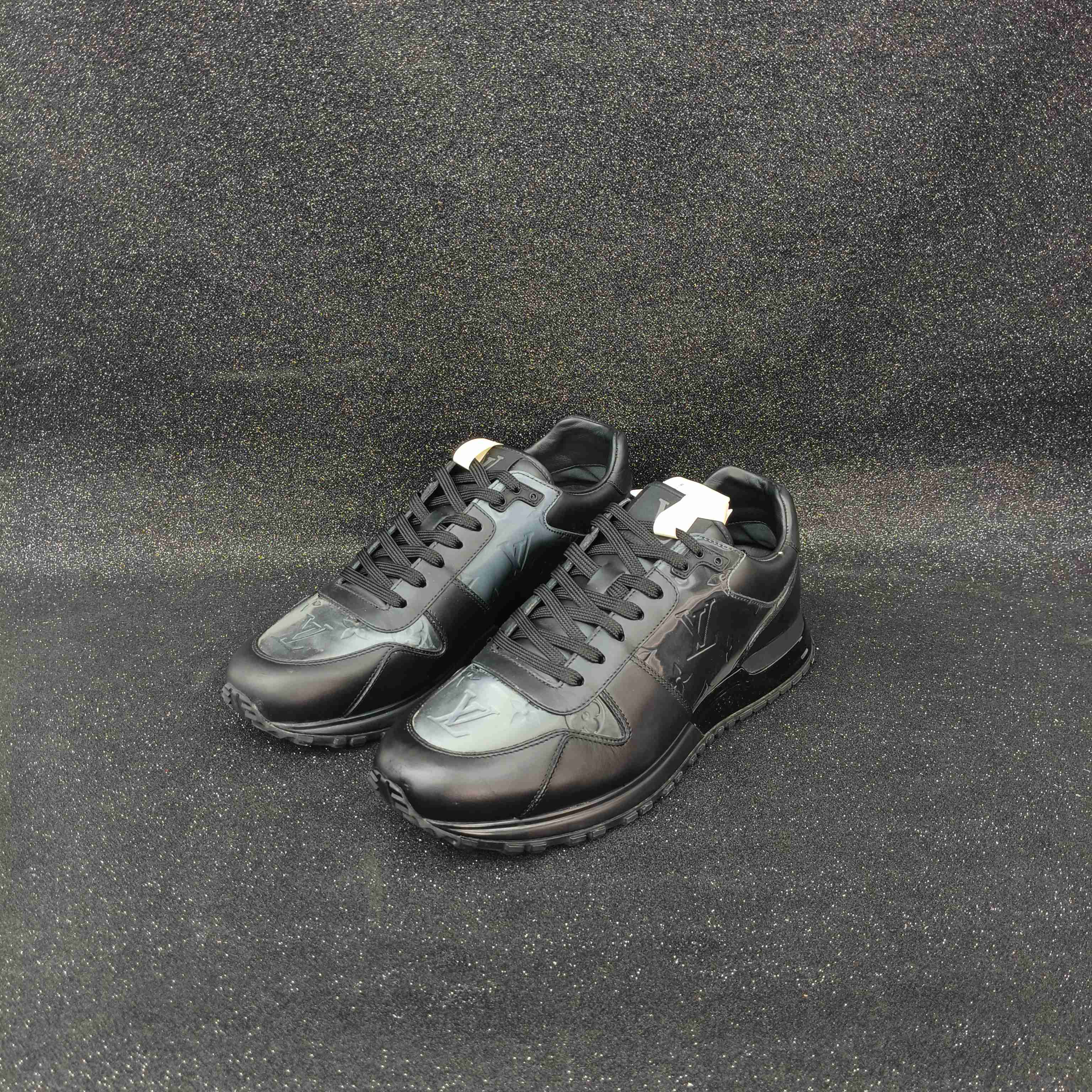 99新 LouisVuitton/路易威登 6.5/40.5码runaway 黑色浮雕休闲鞋