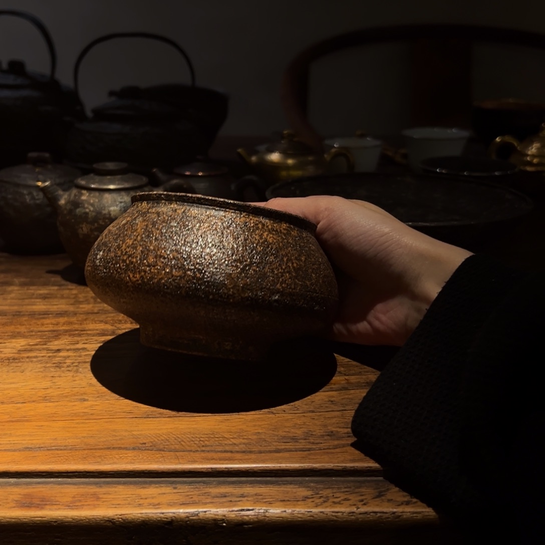 摆件陶瓷。    陶瓷。      