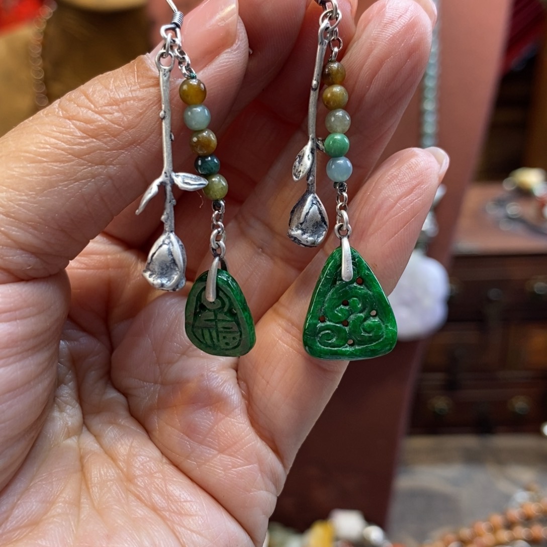 翡翠吊坠(赠链)未镶嵌