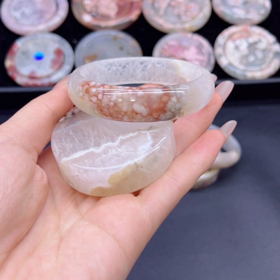 玛瑙/玉髓手镯未镶嵌56