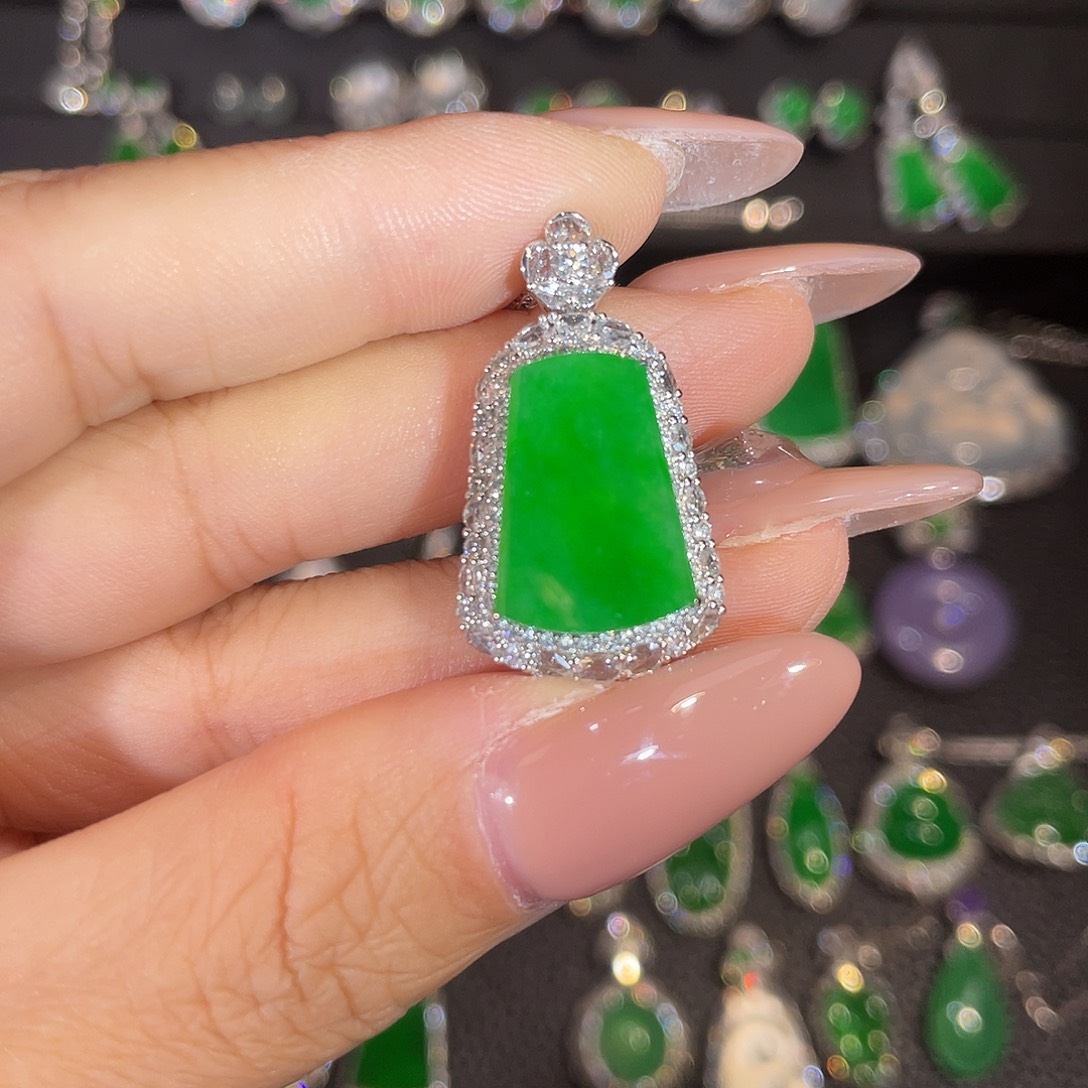 翡翠18K金镶嵌吊坠(不含链)无事牌吊坠