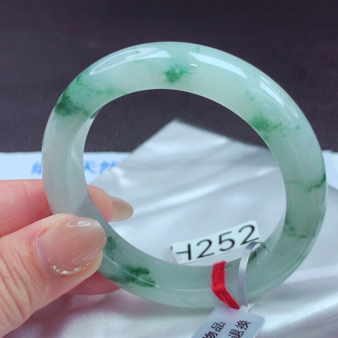 翡翠手镯未镶嵌手镯88