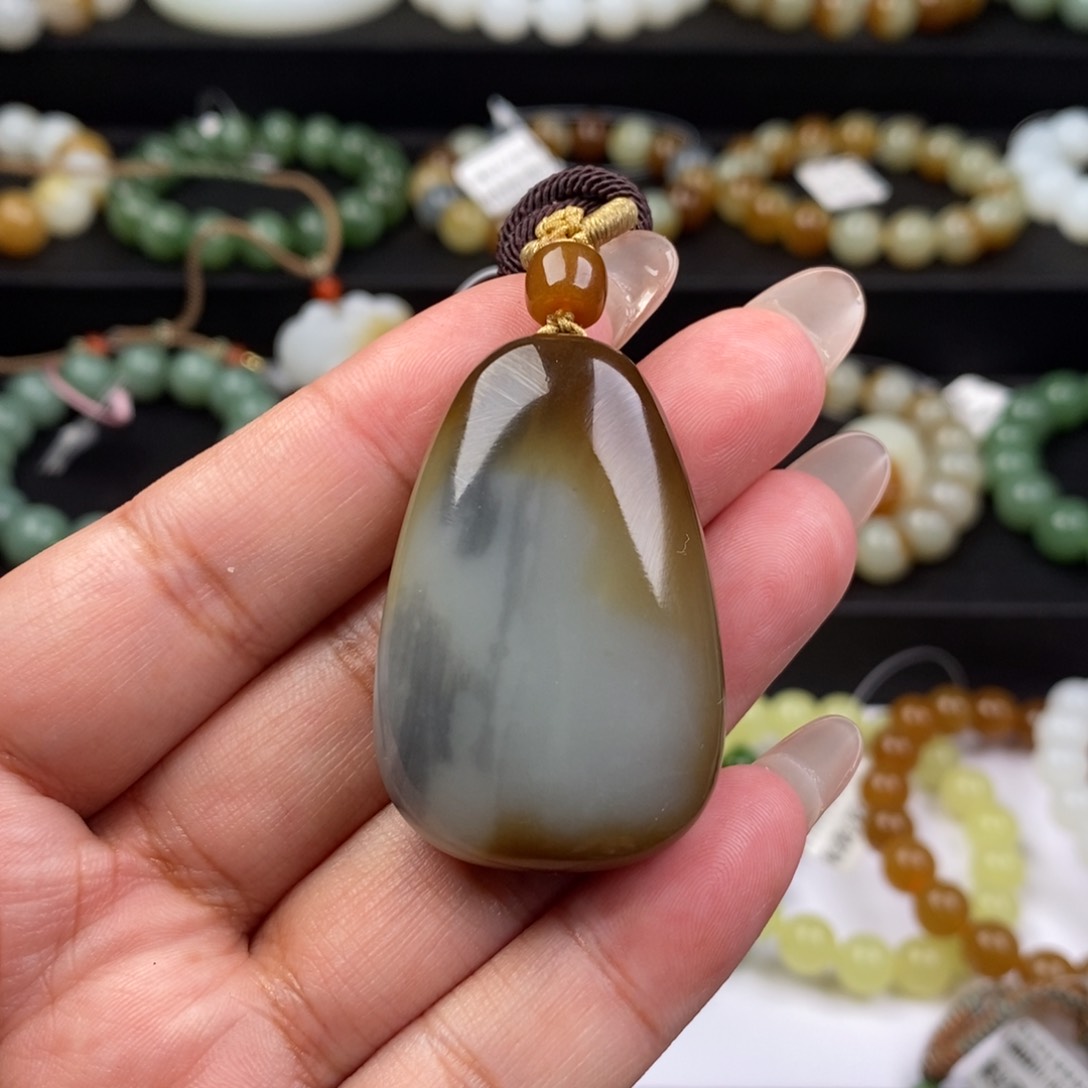 和田玉吊坠未镶嵌