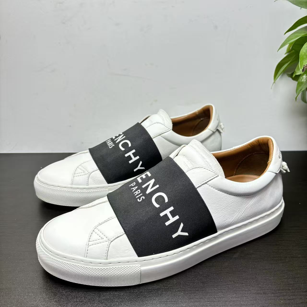 95新 Givenchy/纪梵希 39欧码弹力带板鞋/百搭/潮流时尚经典黑白