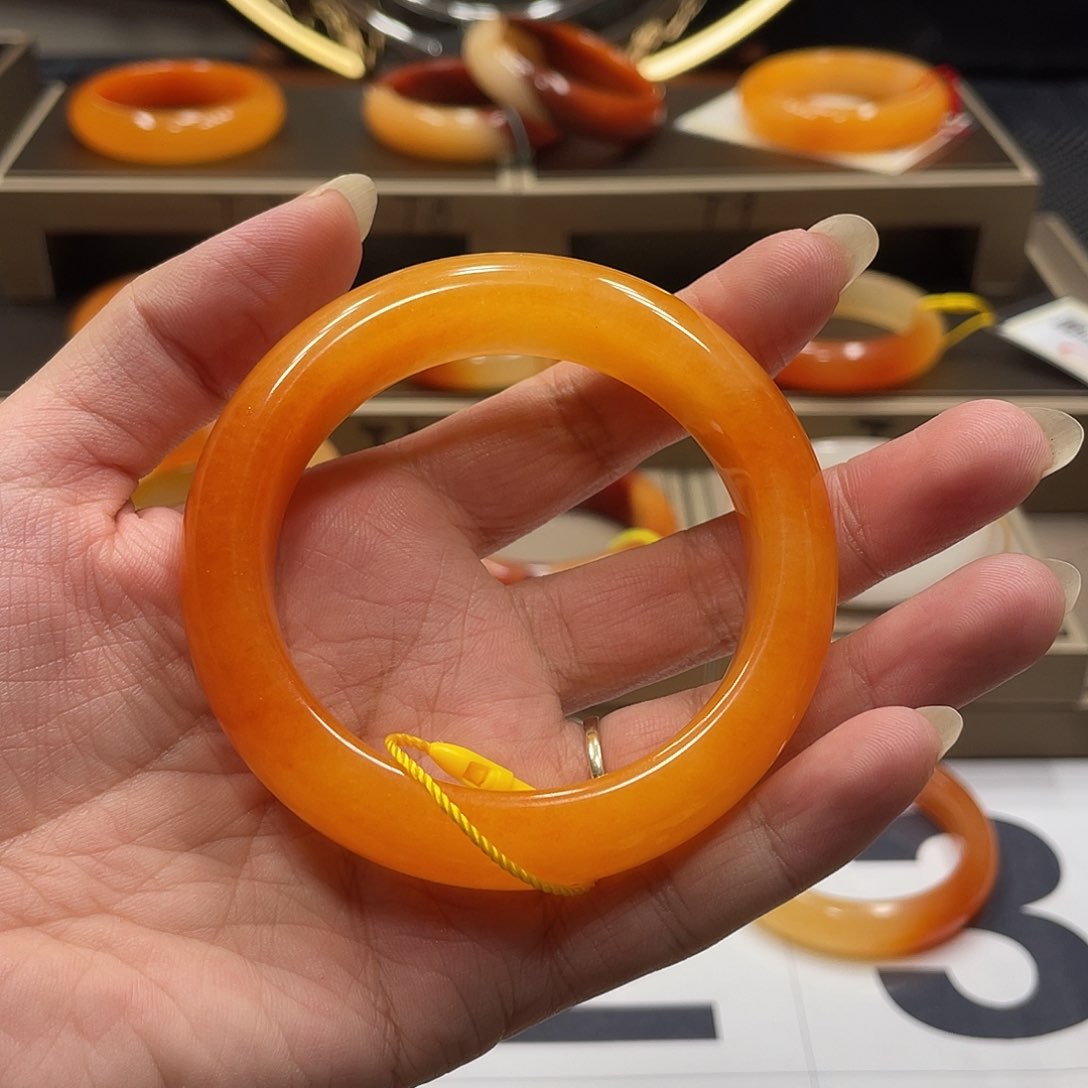 石英质玉（黄龙玉）未镶嵌手镯平**康