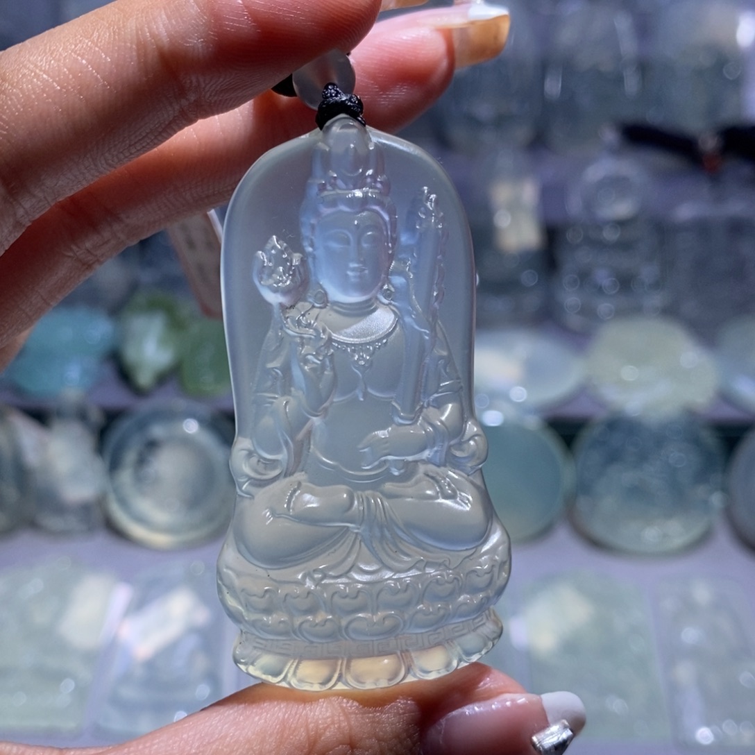 长***安岫玉未镶嵌颈饰虚空藏菩萨