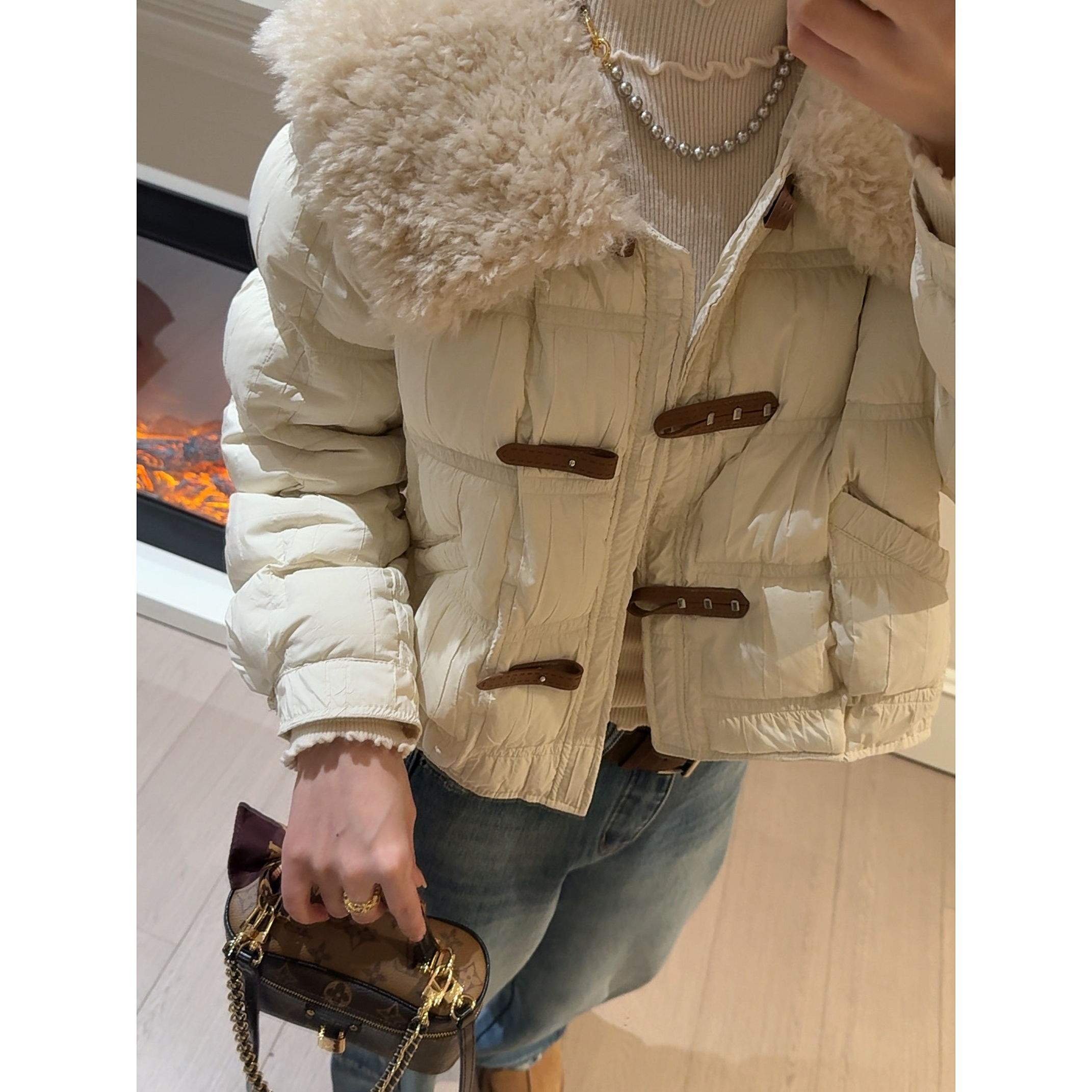 老赵服饰 韩系翻领羊羔毛皮扣90白鸭绒羽绒服外套21AU5246