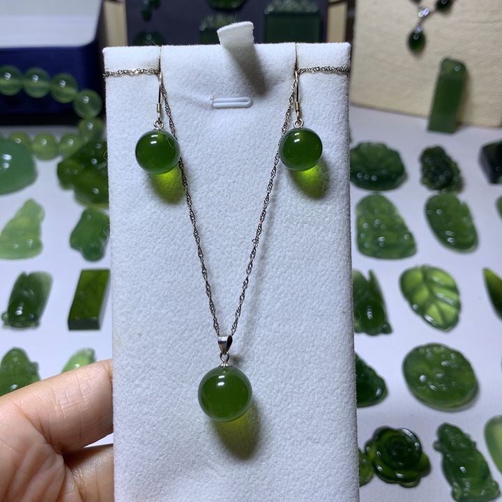 雁***1岫玉银S925镶嵌颈饰吊坠