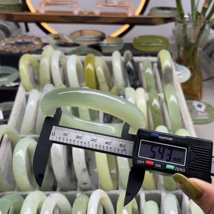 蛇纹石玉未镶嵌手镯120