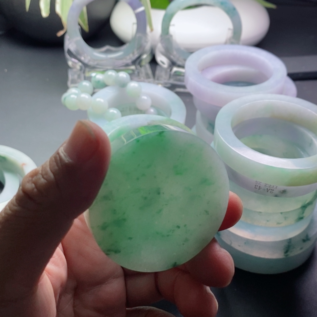 白***银定制翡翠未镶嵌手镯