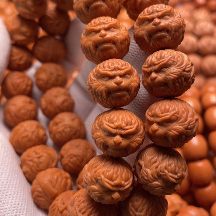 猴头核桃吊坠才****斯斗战胜佛