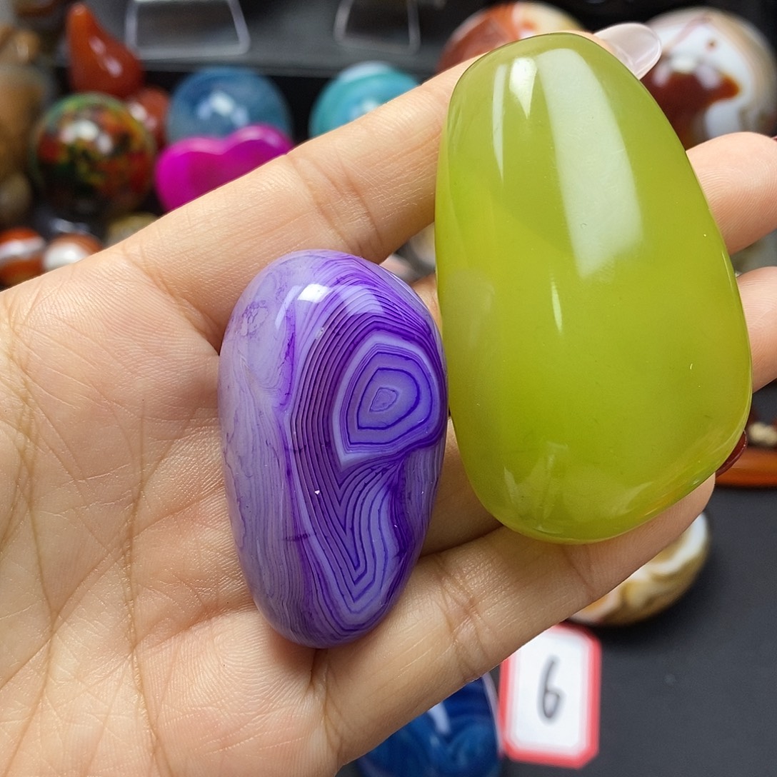 戴***苗玛瑙/玉髓未镶嵌珠宝半成品