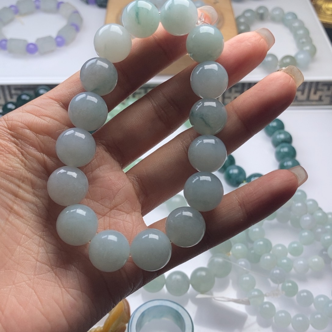 定制翡翠未镶嵌手串