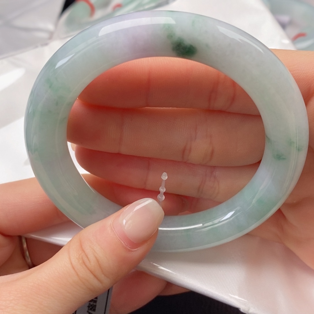 翡翠手镯未镶嵌56圆条