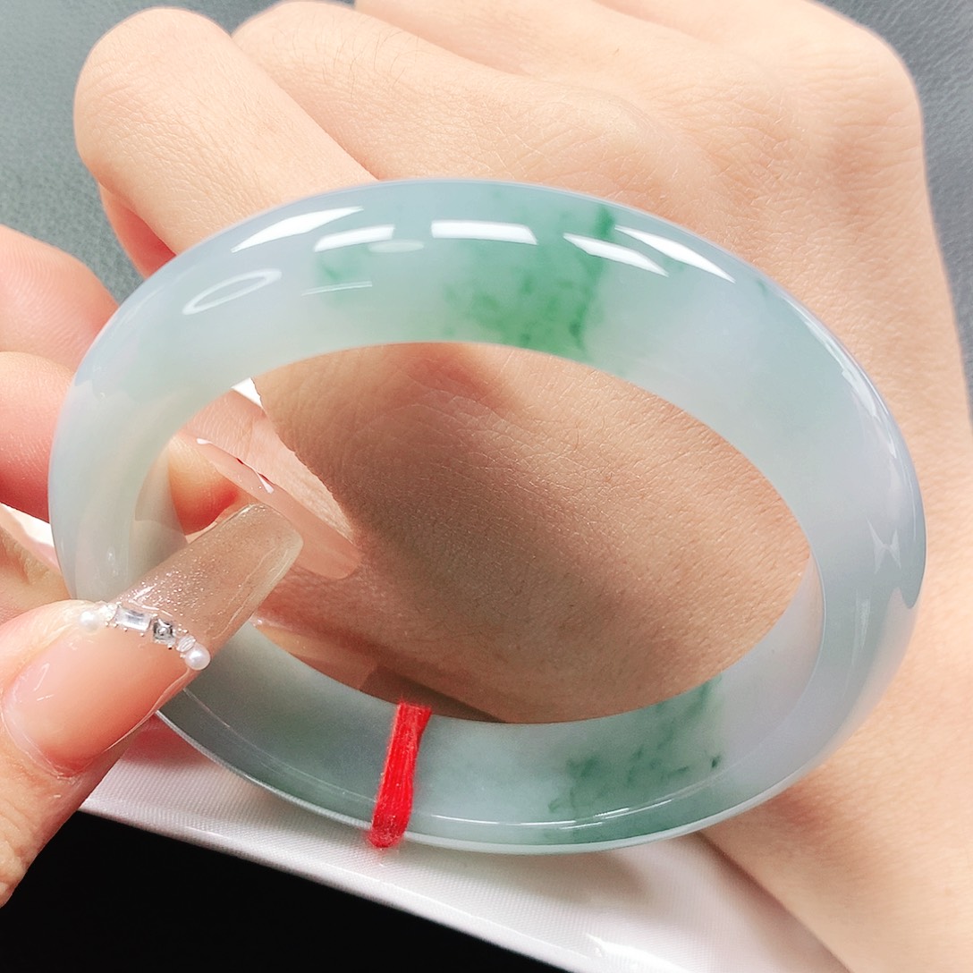 翡翠手镯未镶嵌58圈