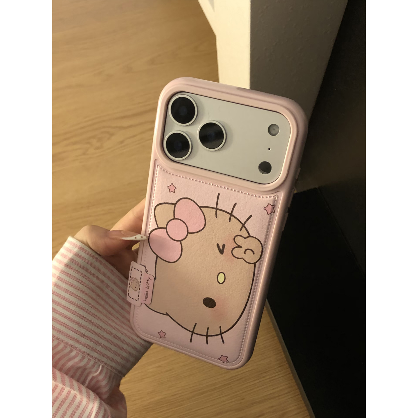 BANCA比耶黑皮kt猫标签适用苹果17promax手机壳iPhone16/15/14/13