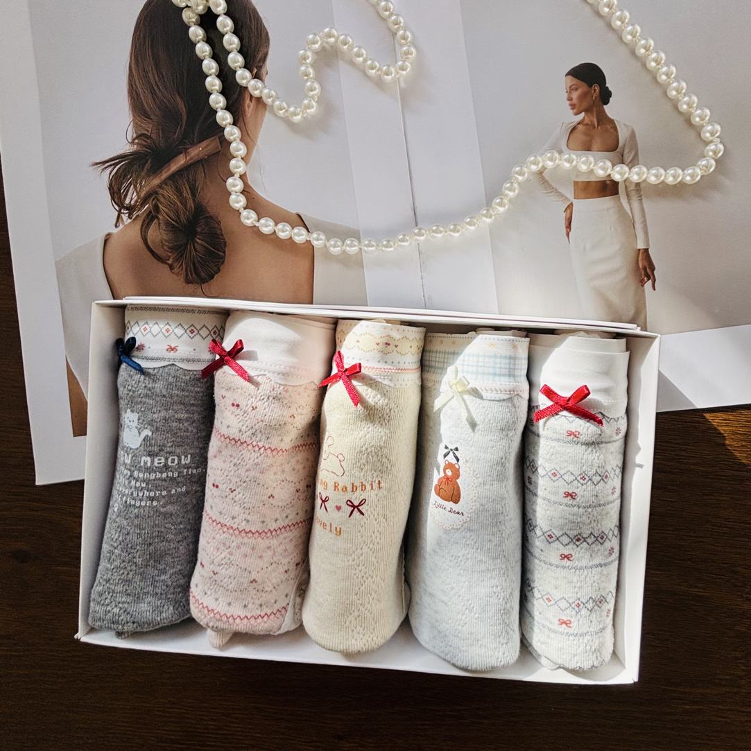 85～135斤女士中腰纯棉费尔岛色系可爱少女亲肤透气三角