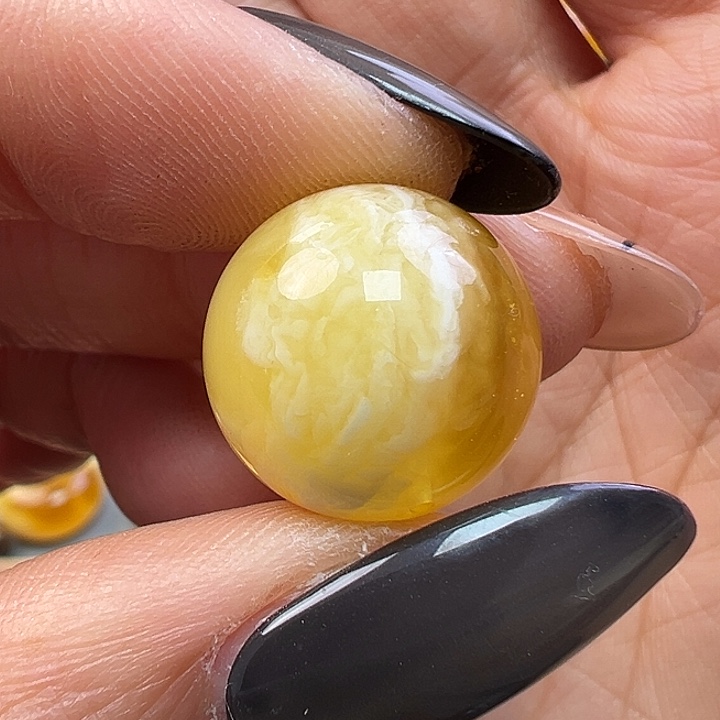 蜜蜡未镶嵌珠宝奇石