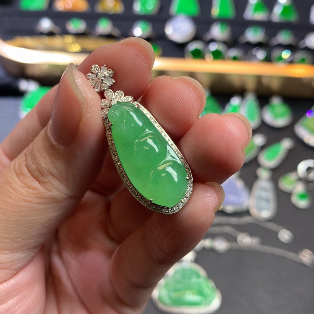 翡翠吊坠(不含链)18K金镶嵌