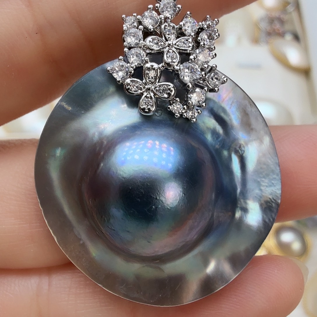 颈饰未镶嵌拼合珍珠（马贝珠）