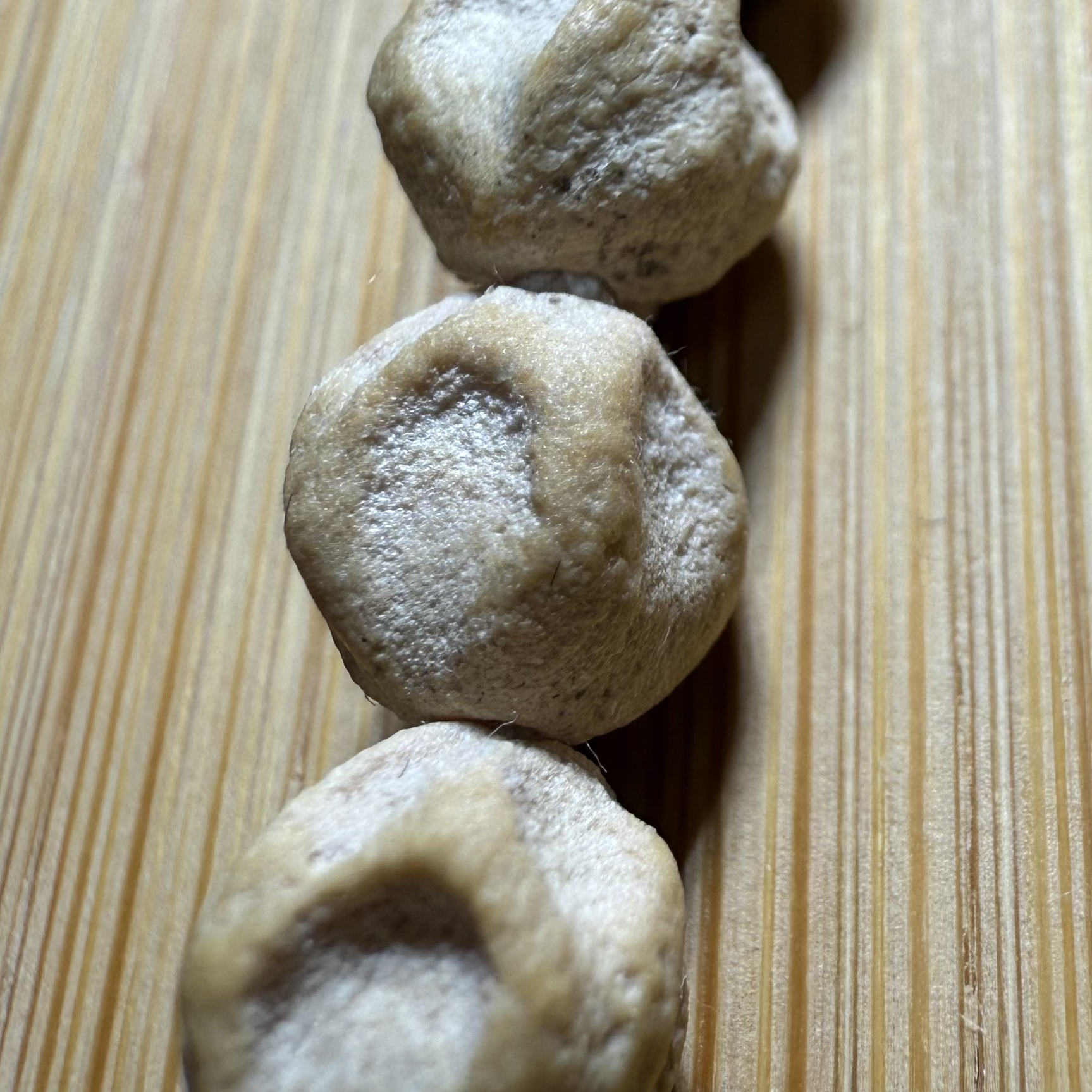 【玲珑】柏香籽热振纯原桩鬼脸 6.5+ 一刀不动