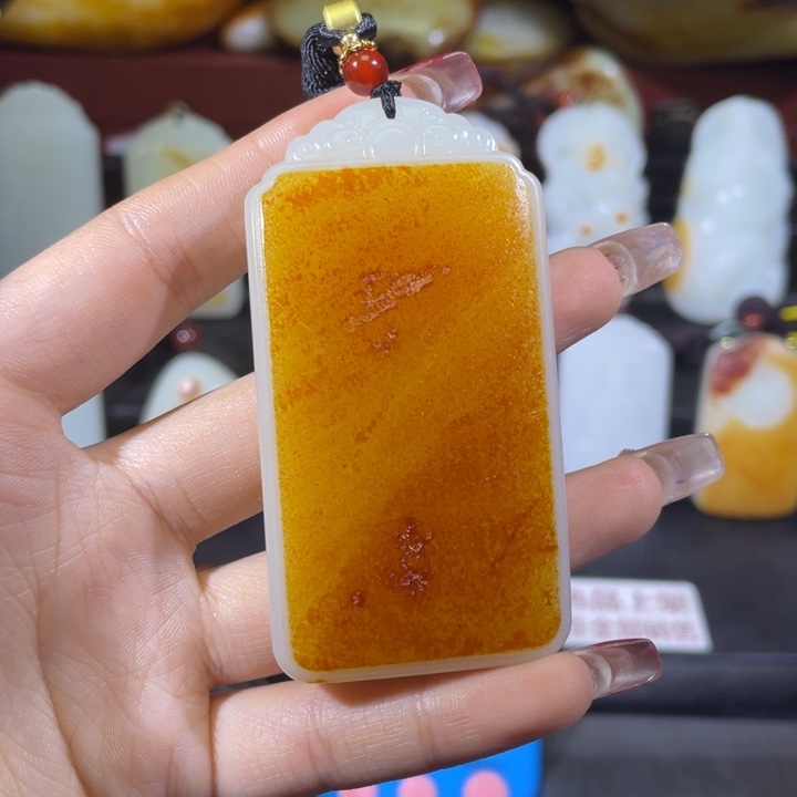 和田玉挂件未镶嵌卡*。