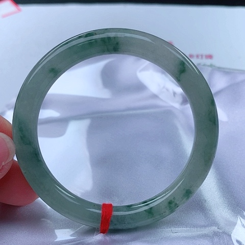 翡翠手镯（圆镯）未镶嵌22 号翡翠手镯