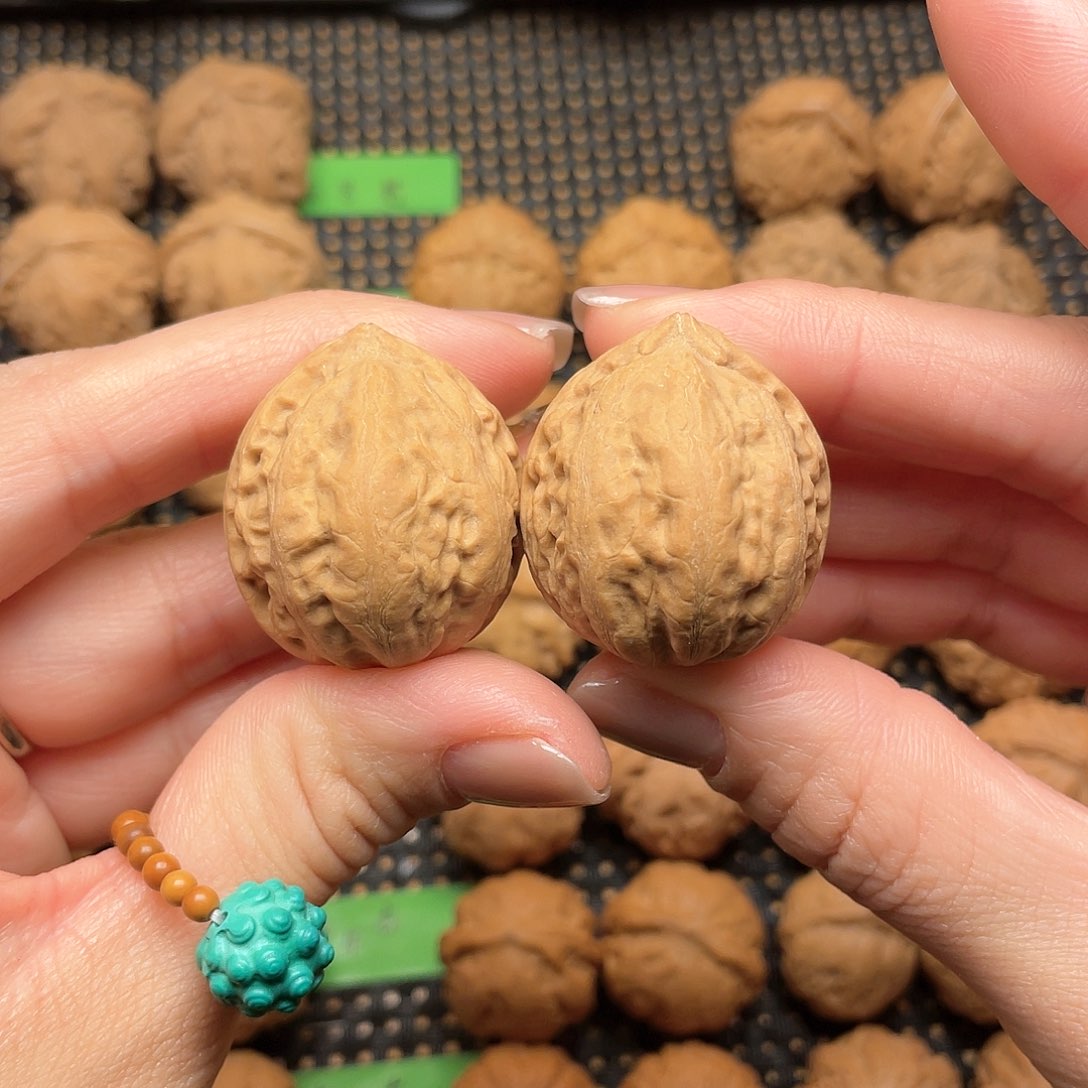 文玩核桃吊坠?***?32尺全品佛肚元宝