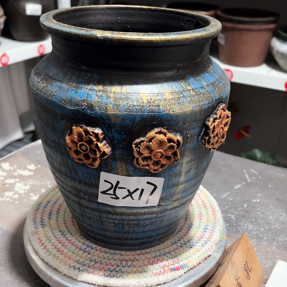 红陶瑕疵蓝色样品浮雕花