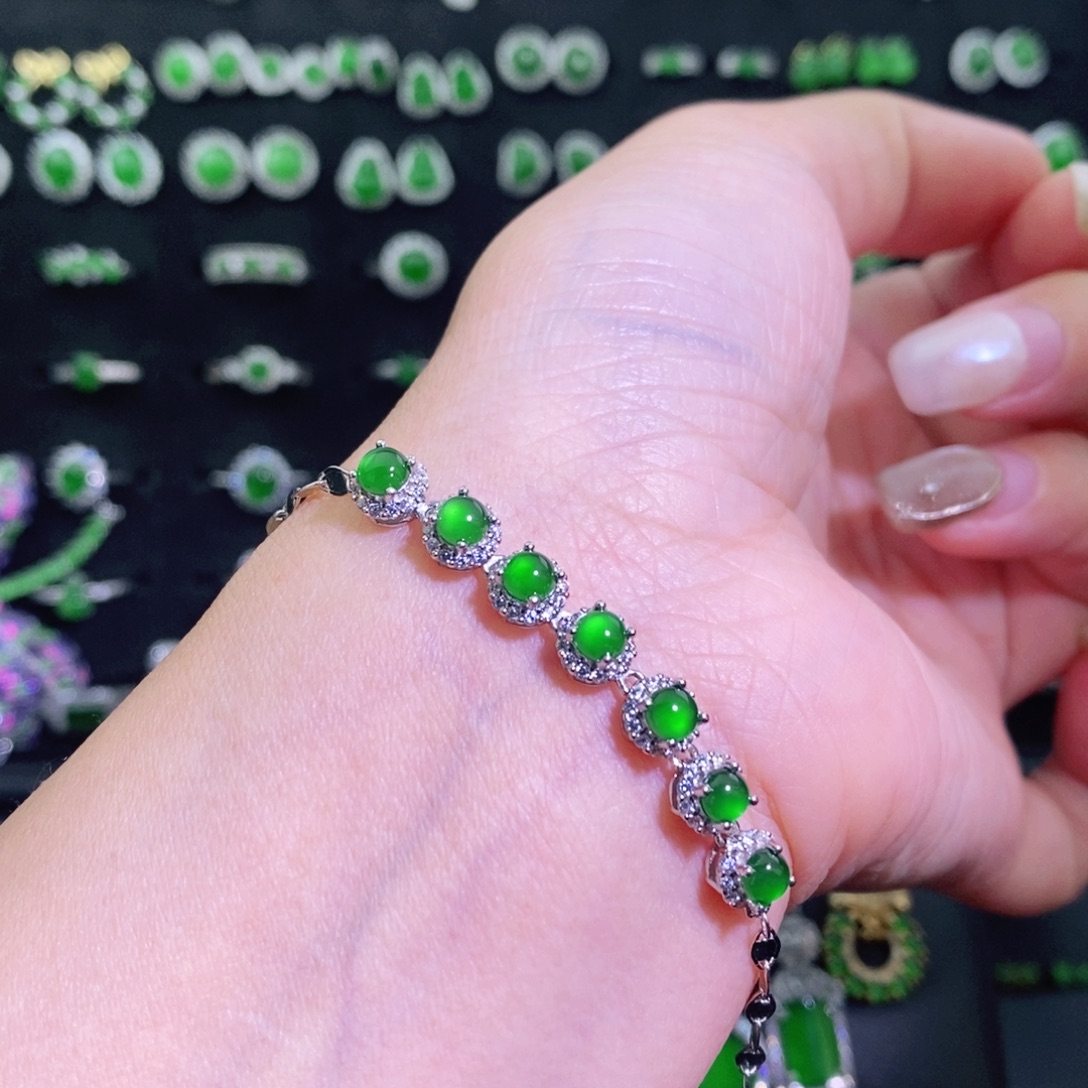 翡翠银S925镶嵌手链多样性