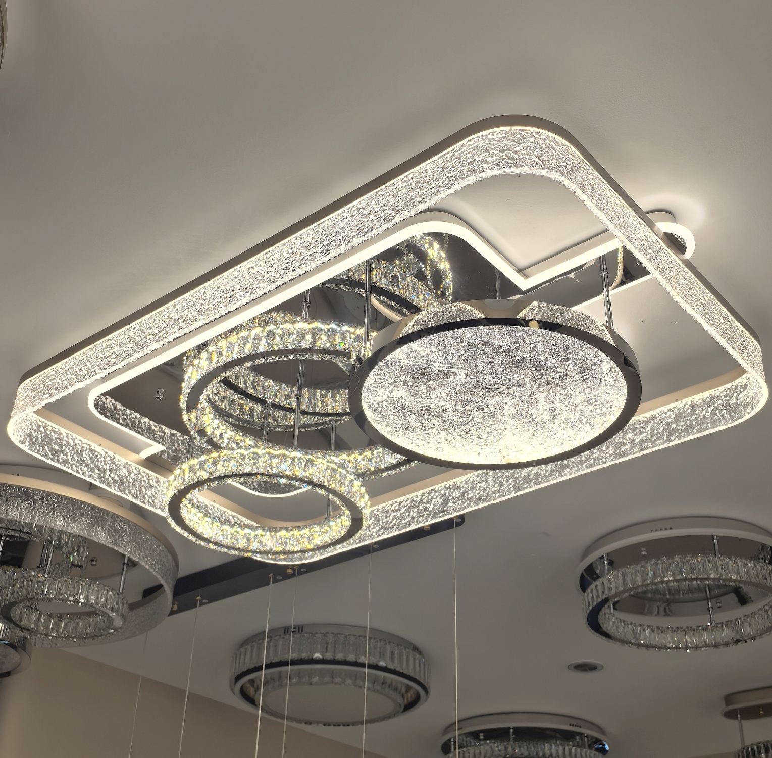 客厅灯圆形大气家用水晶吸顶灯轻奢简约现代卧室餐厅美高美中山灯