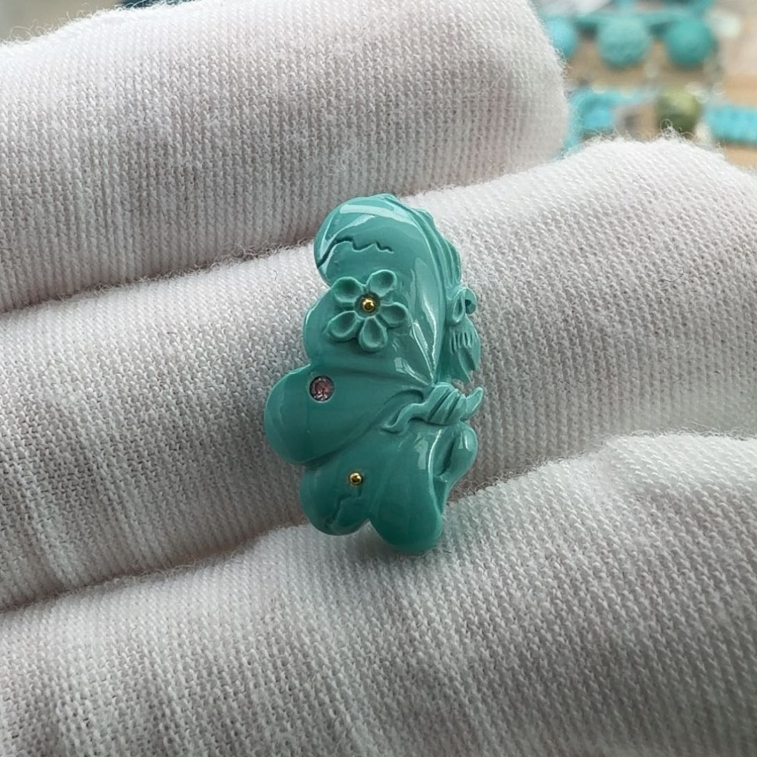 绿松石未镶嵌珠宝奇石