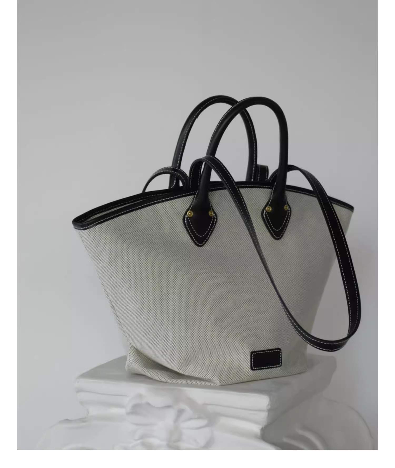 2025新款轻便尼龙饺子包女斜挎包上班通勤小包包百搭手提包