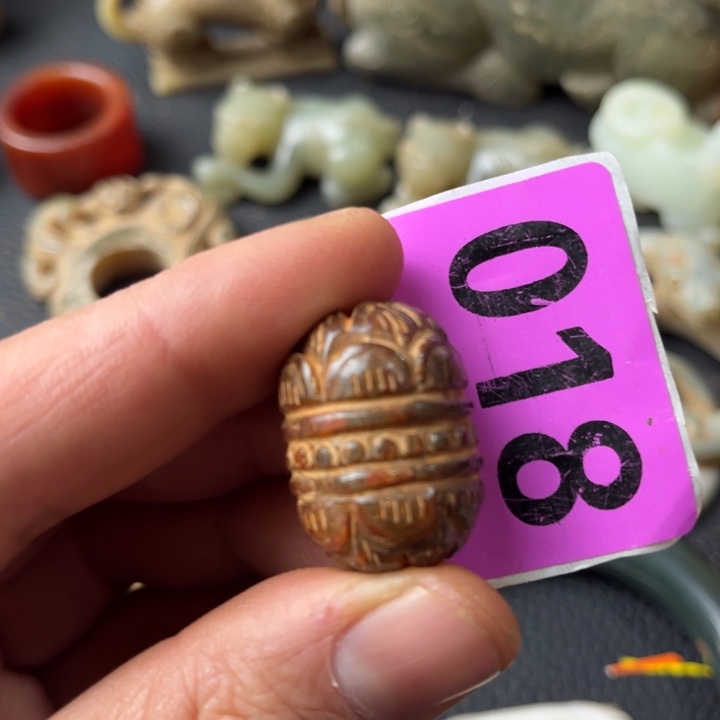 和田玉颈饰未镶嵌陈*