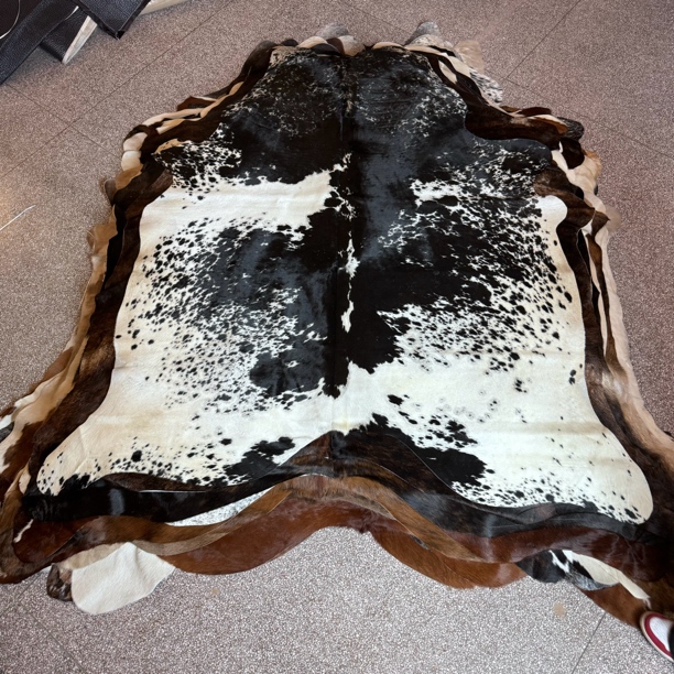 【本尼家】K1096 250×200cm专拍牛皮地毯家用轻奢