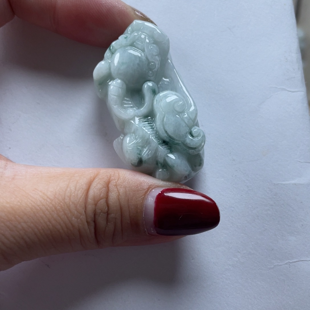 翡翠颈饰未镶嵌貔貅微瑕介意勿拍