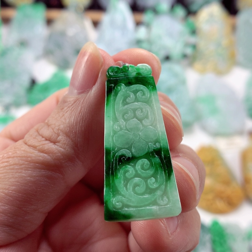 【闪购商品】翡翠吊坠(不含链)未镶嵌