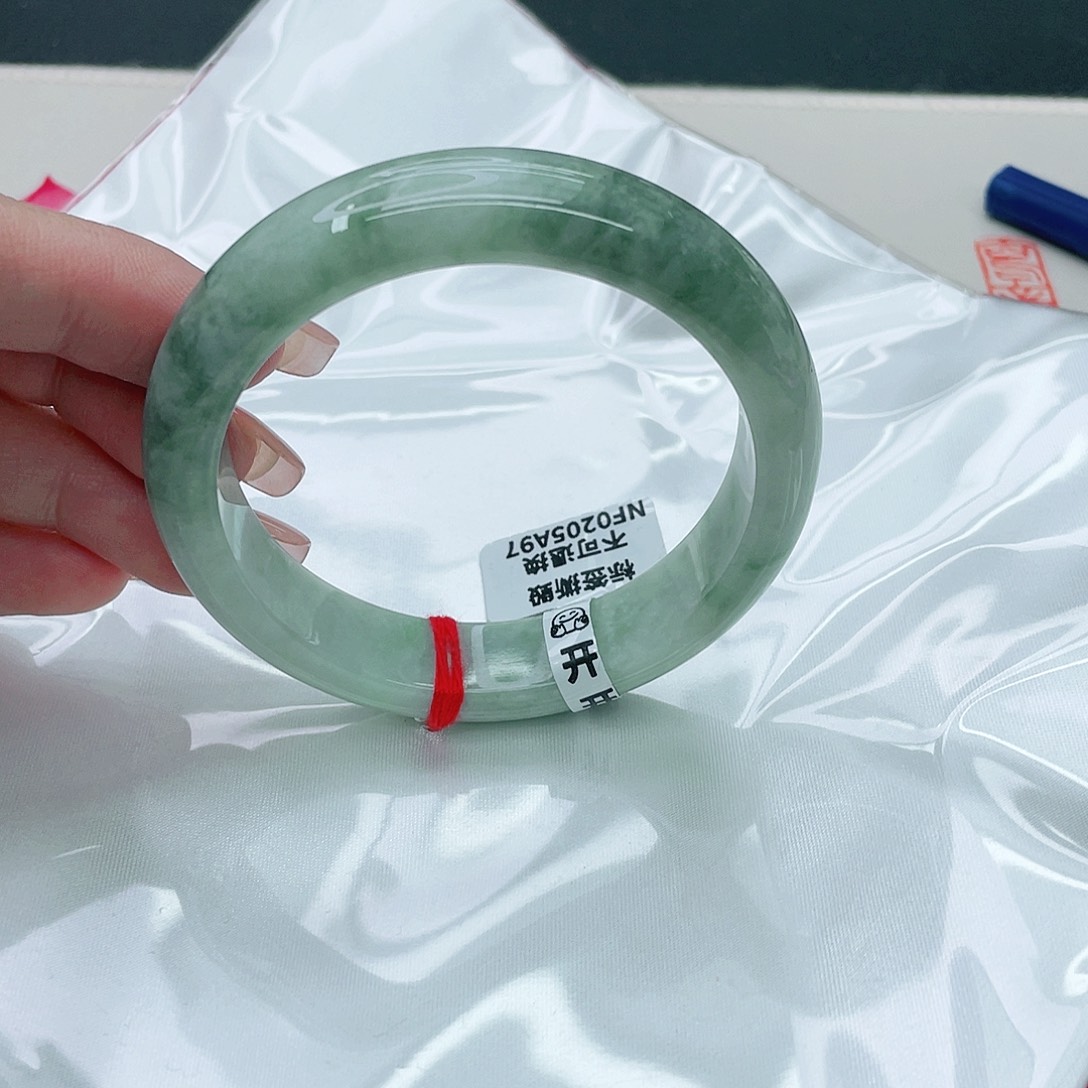 翡翠手镯未镶嵌正57.6