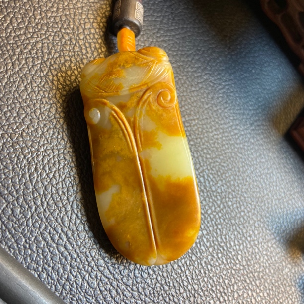 河磨玉 料品 黄白 蝉 手把件