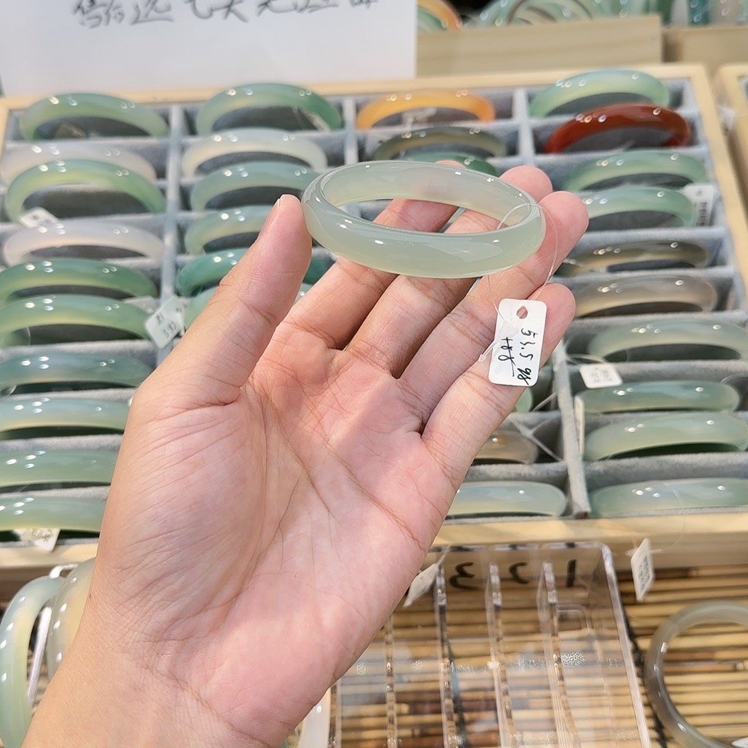 玛瑙/玉髓手镯未镶嵌圈口53.5
