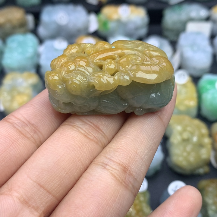 翡翠颈饰未镶嵌天然缅甸翡翠