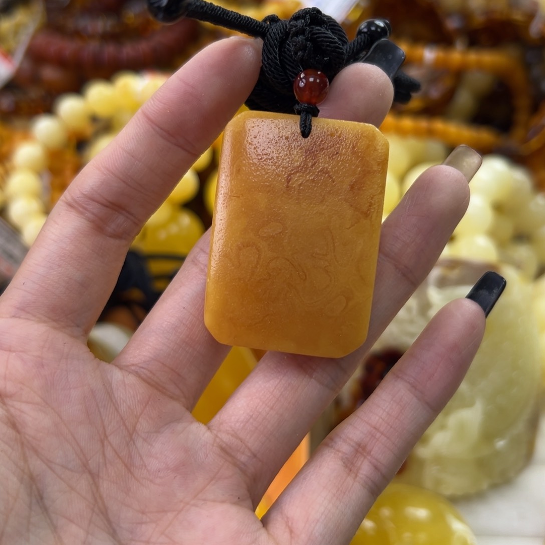 琥珀珠宝奇石未镶嵌