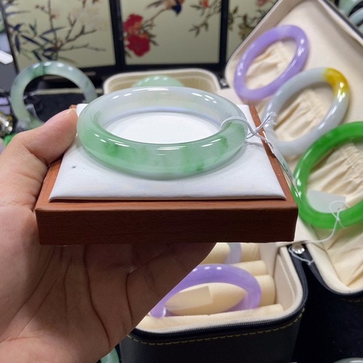 顺***顺非金属53/54手镯圈口